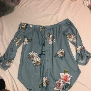 Quarter sleeved off the shoulder floral